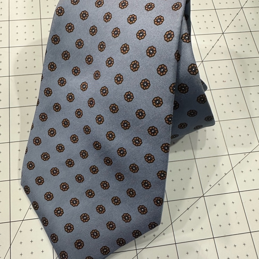 Sophisticated Blue and Brown Patterned Tie